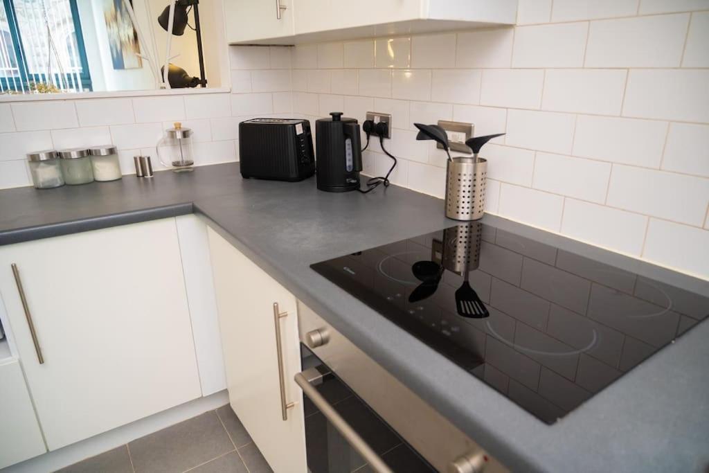 2 Bed Apt In Leeds City Centre Екстер'єр фото