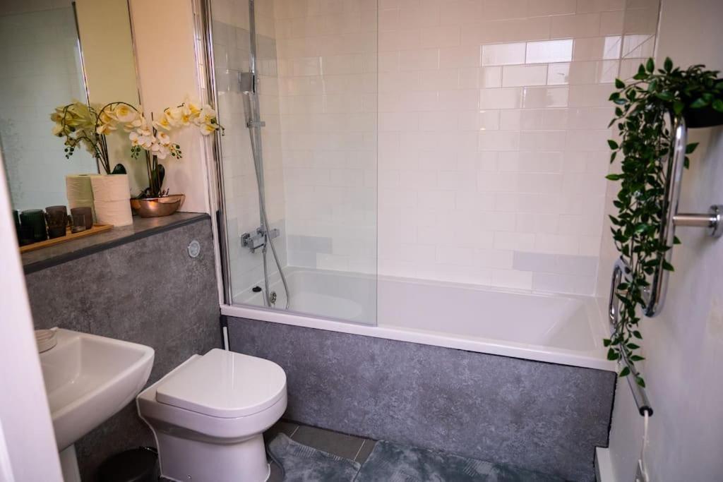 2 Bed Apt In Leeds City Centre Екстер'єр фото