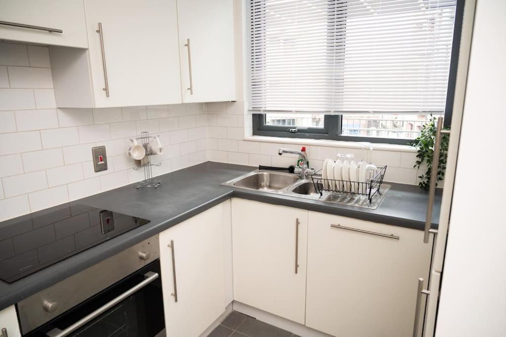 2 Bed Apt In Leeds City Centre Екстер'єр фото